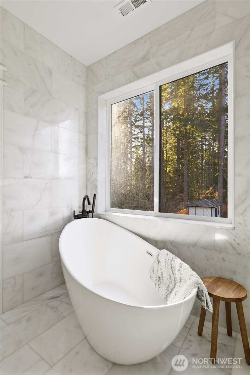 13 XXX Woodinville-Redmond Road