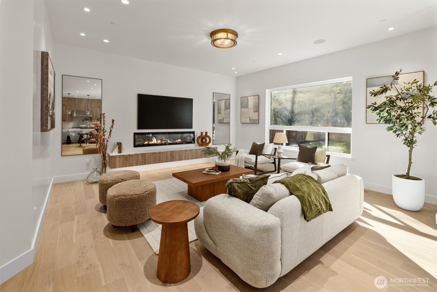 13 XXX Woodinville-Redmond Road