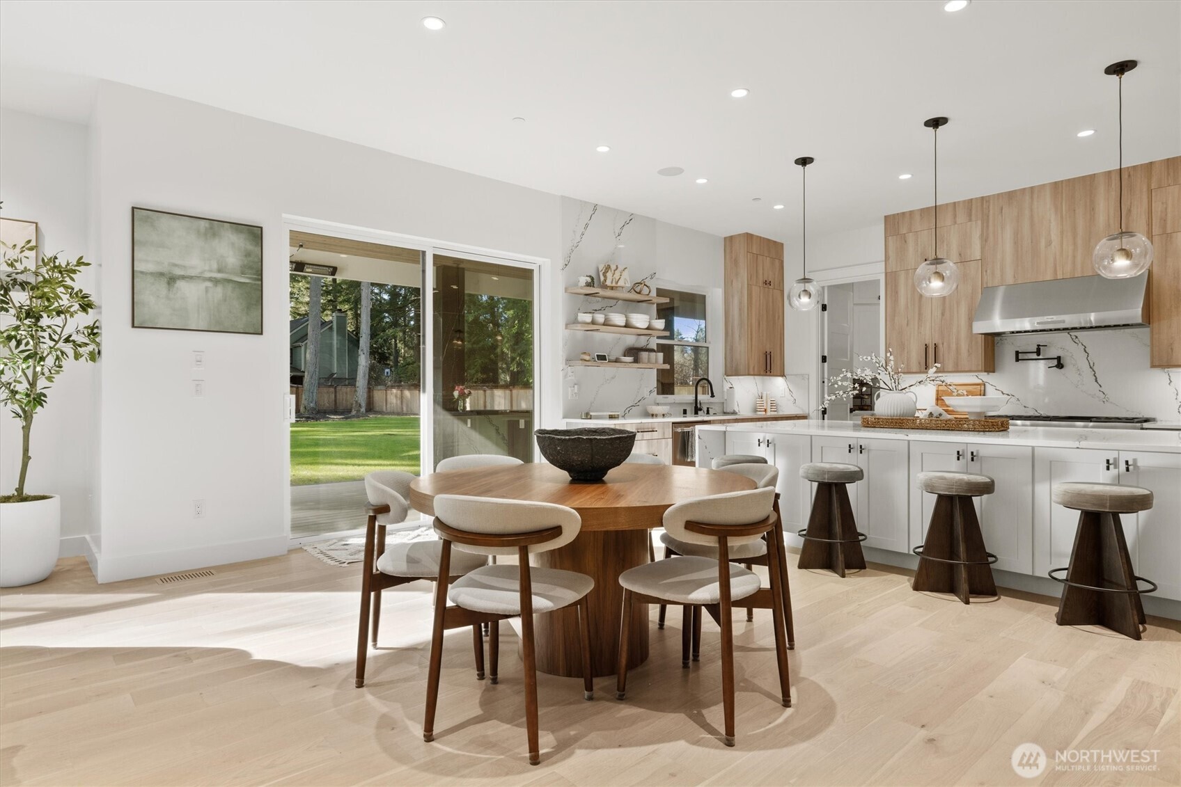 13 XXX Woodinville-Redmond Road