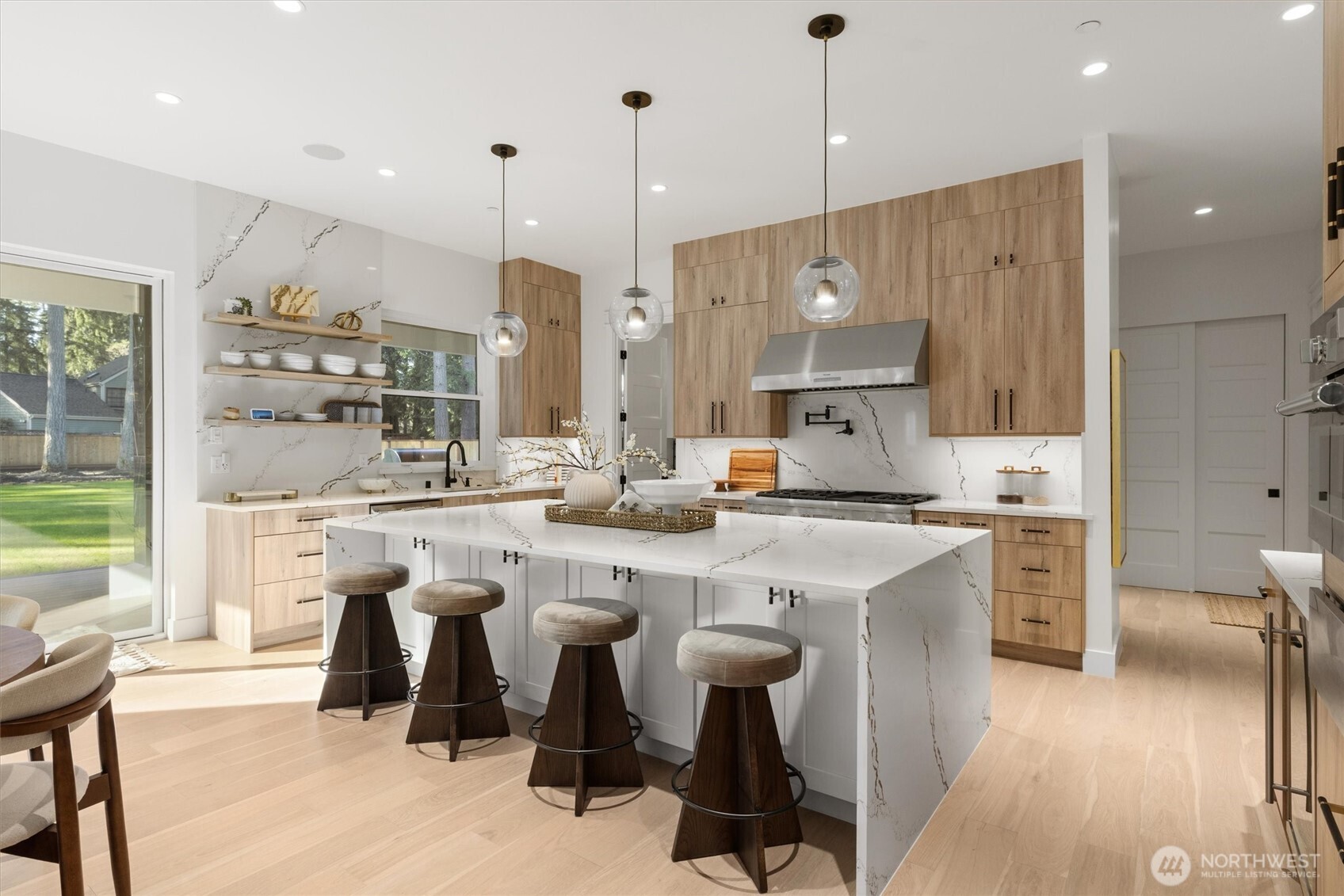 13 XXX Woodinville-Redmond Road