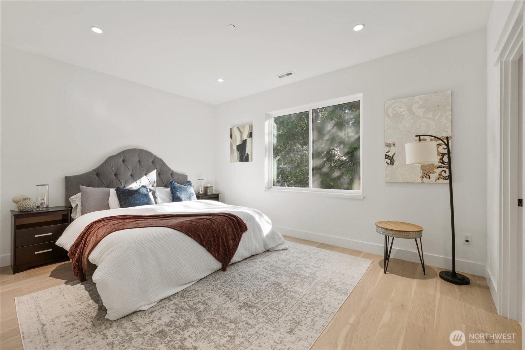 197 B 242nd Avenue NE