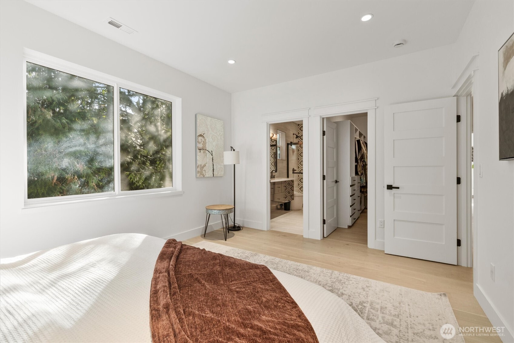 197 B 242nd Avenue NE