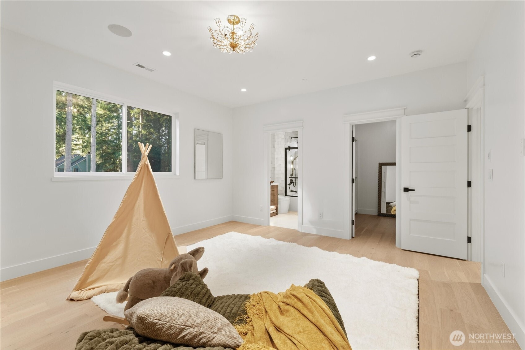 197 B 242nd Avenue NE