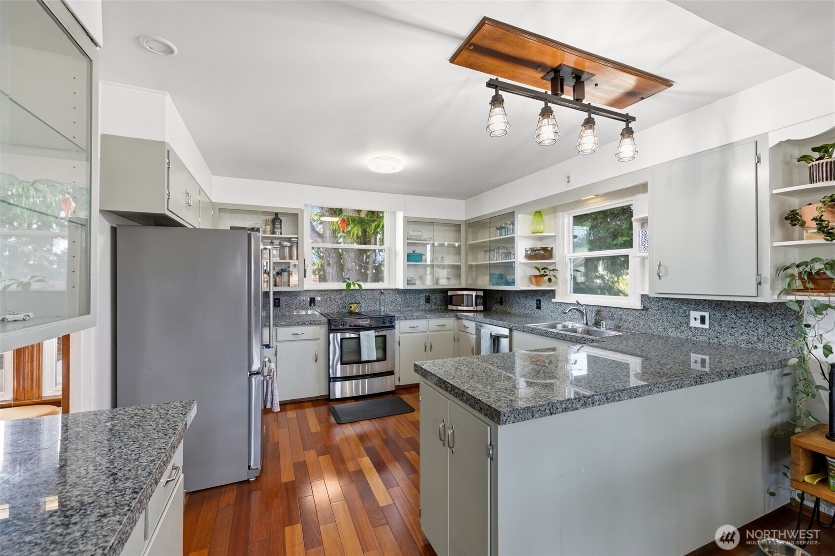 4826 Delaware Avenue