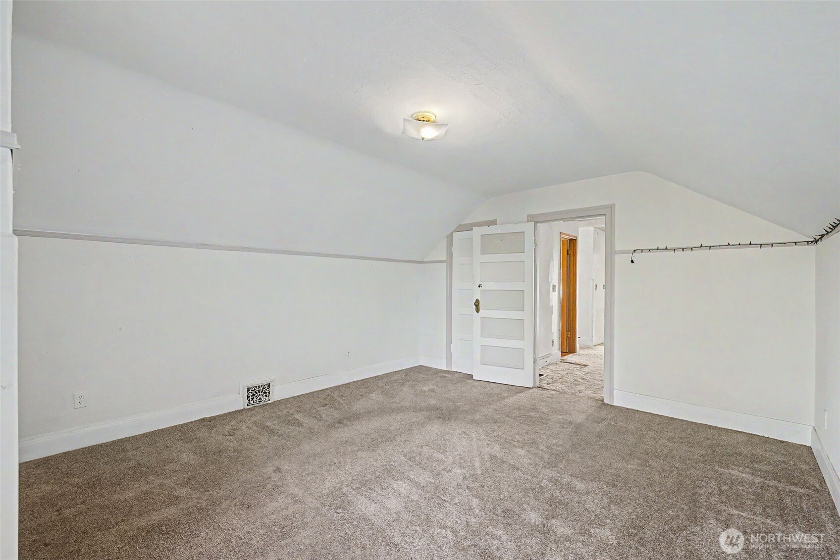 3121 Norton Avenue