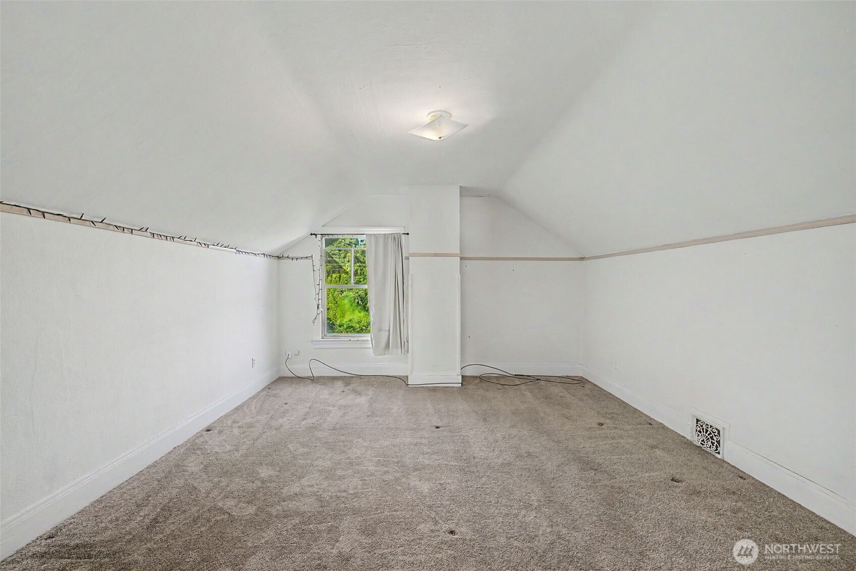 3121 Norton Avenue