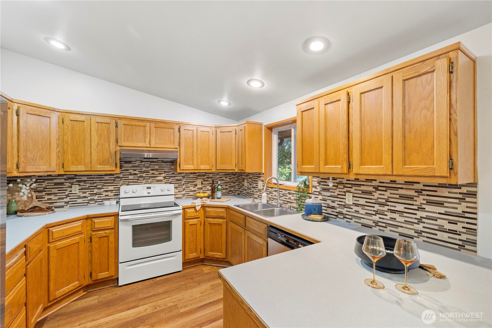 24 74th Street SW