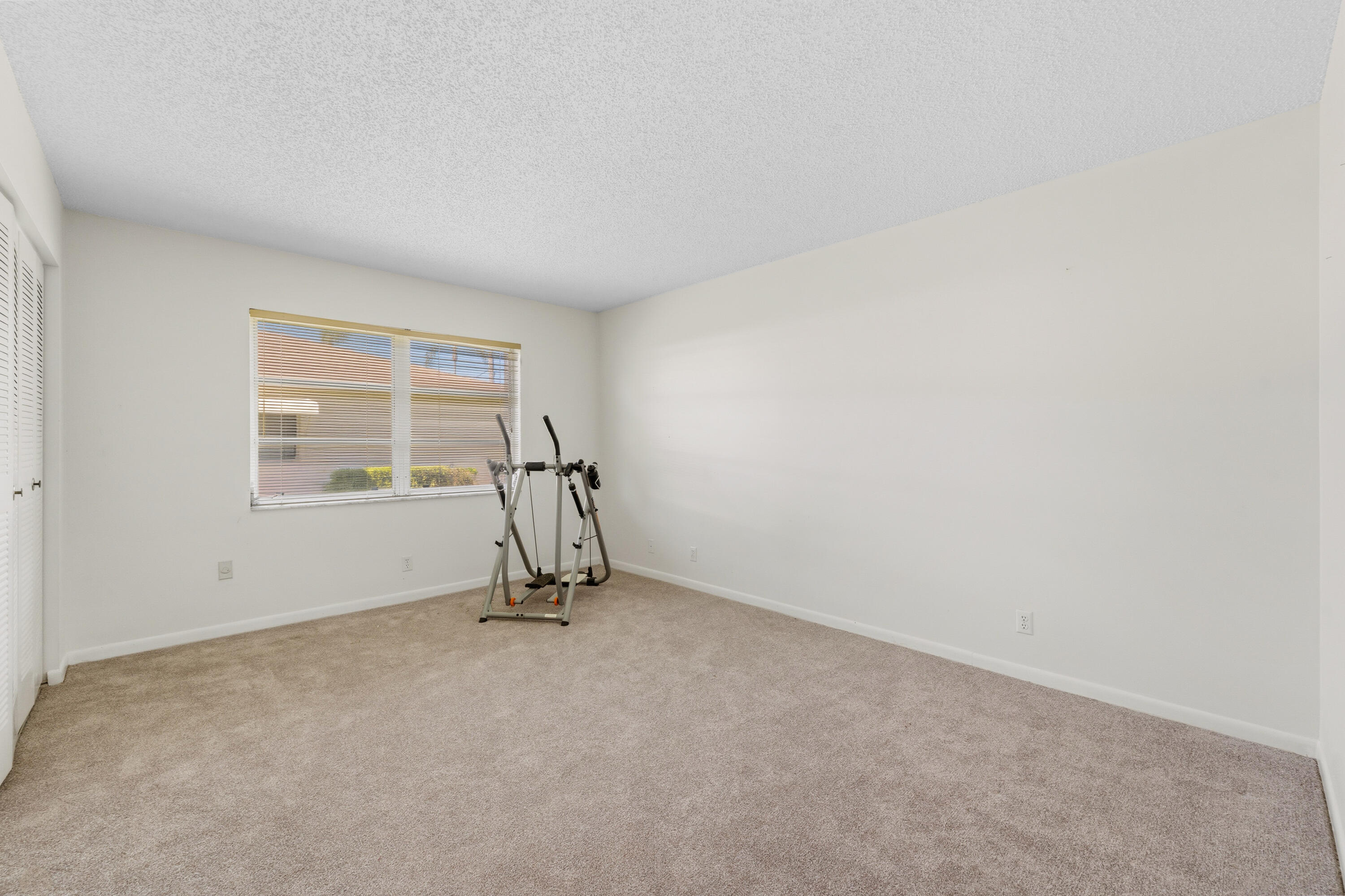 5042 LAKEFRONT Boulevard A