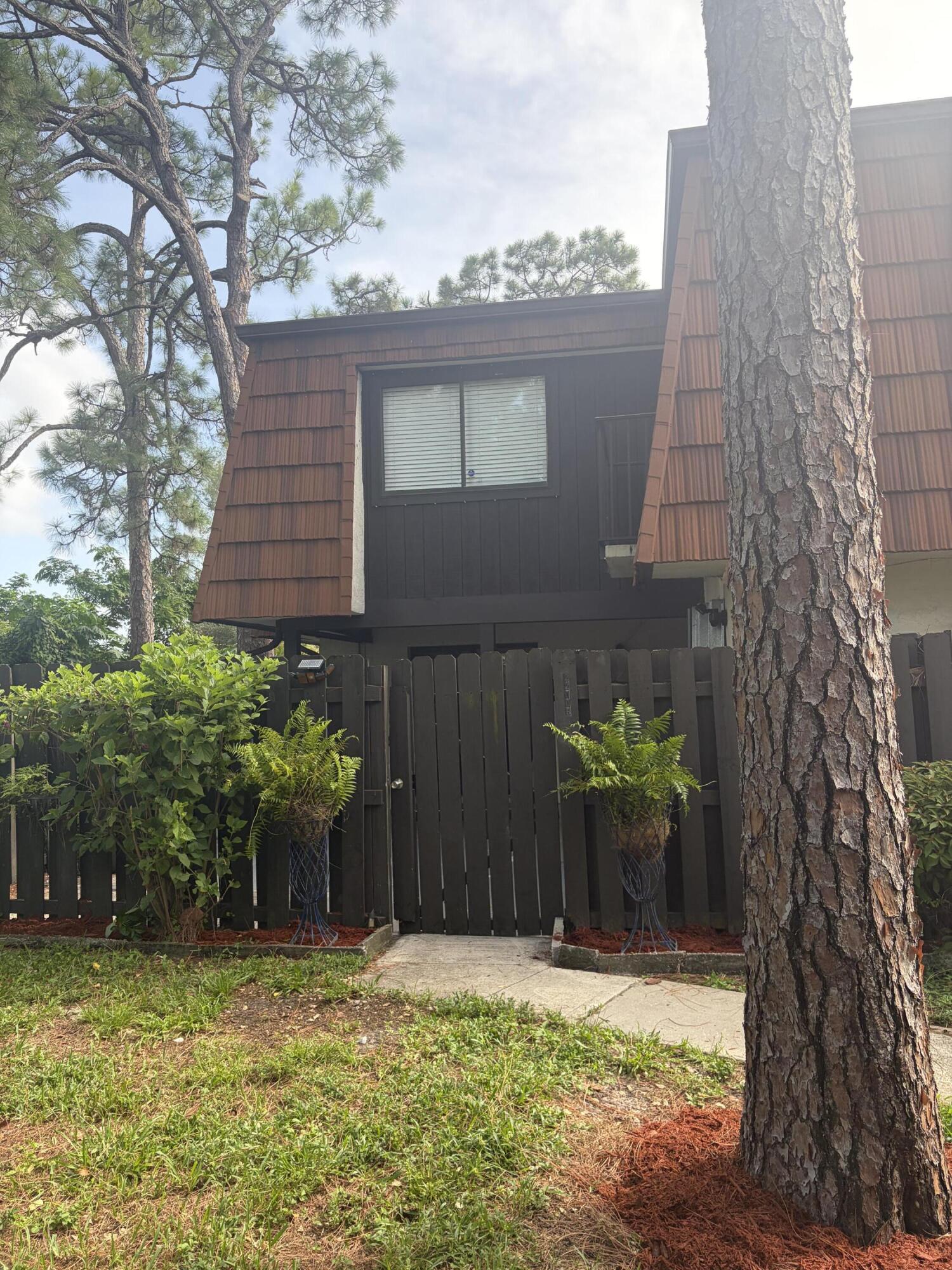 2200 WHITE PINE Circle D