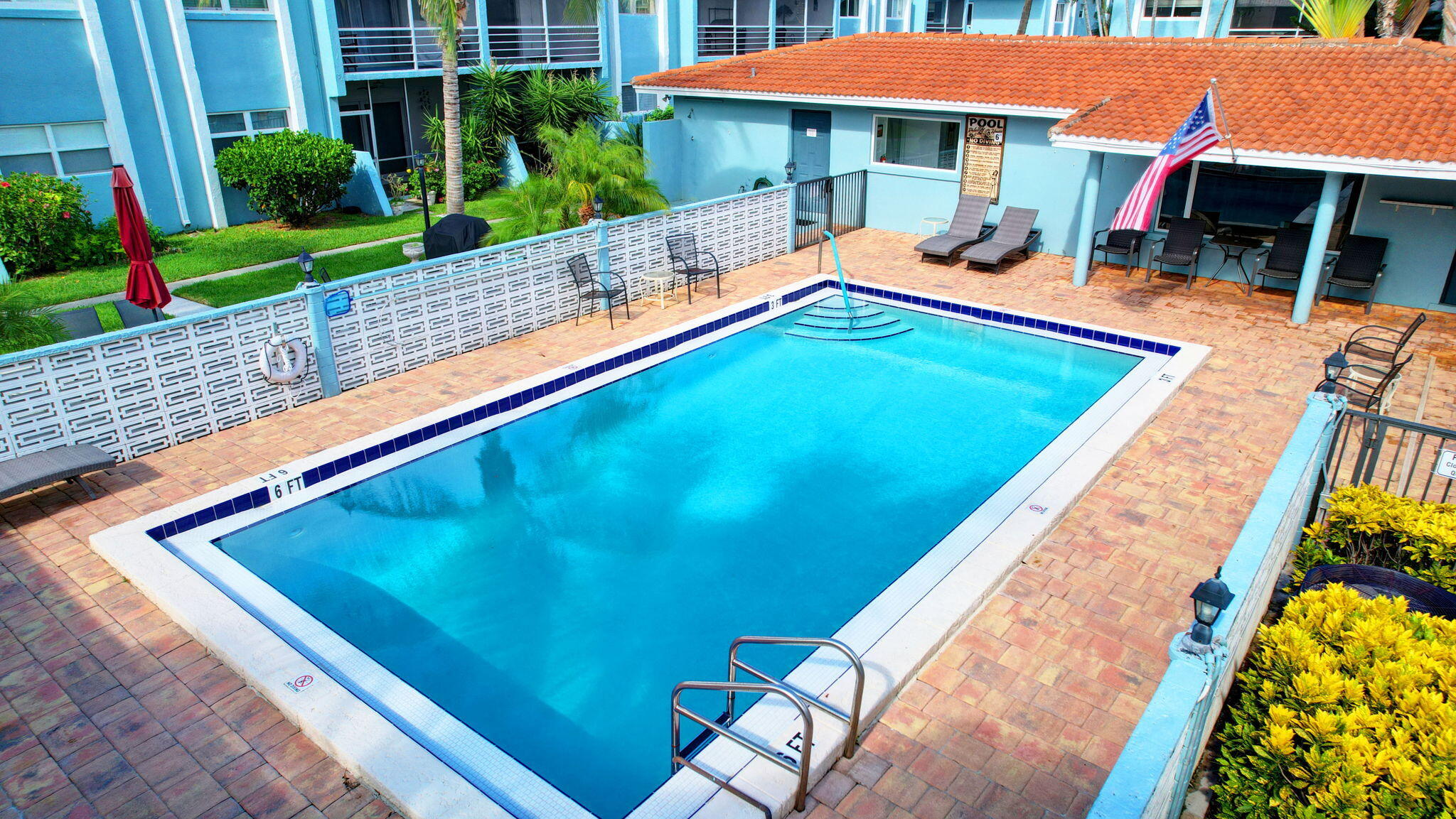 1430 S Lakeside Drive 16