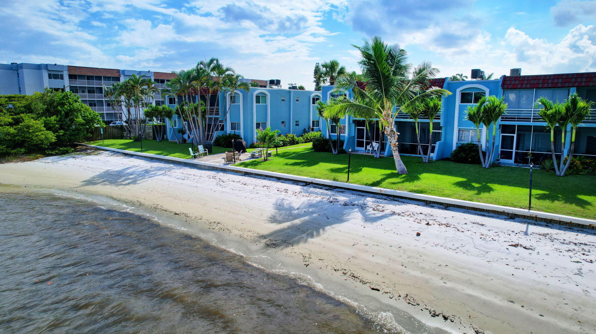 1430 S Lakeside Drive 16