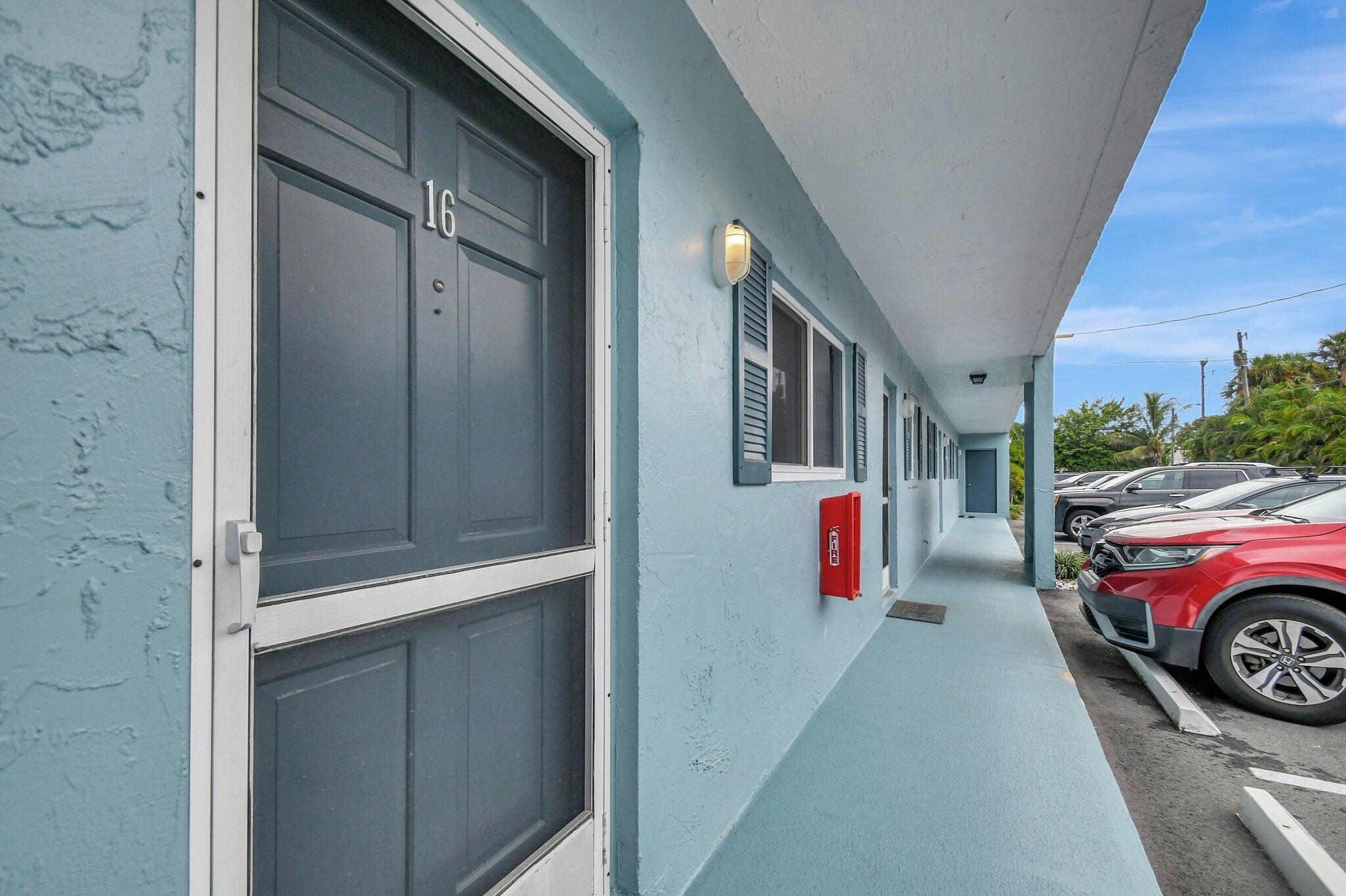 1430 S Lakeside Drive 16