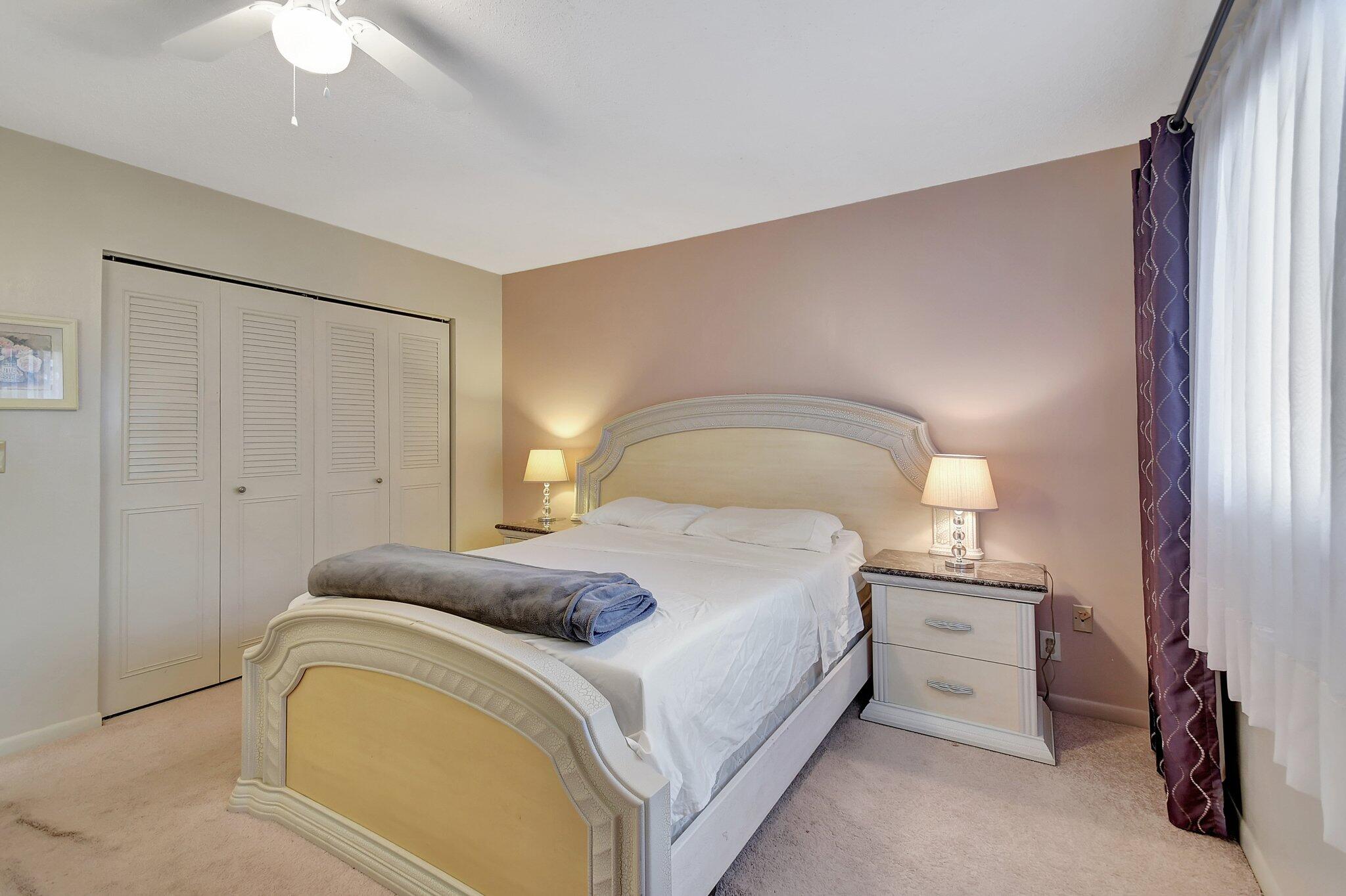 1430 S Lakeside Drive 16