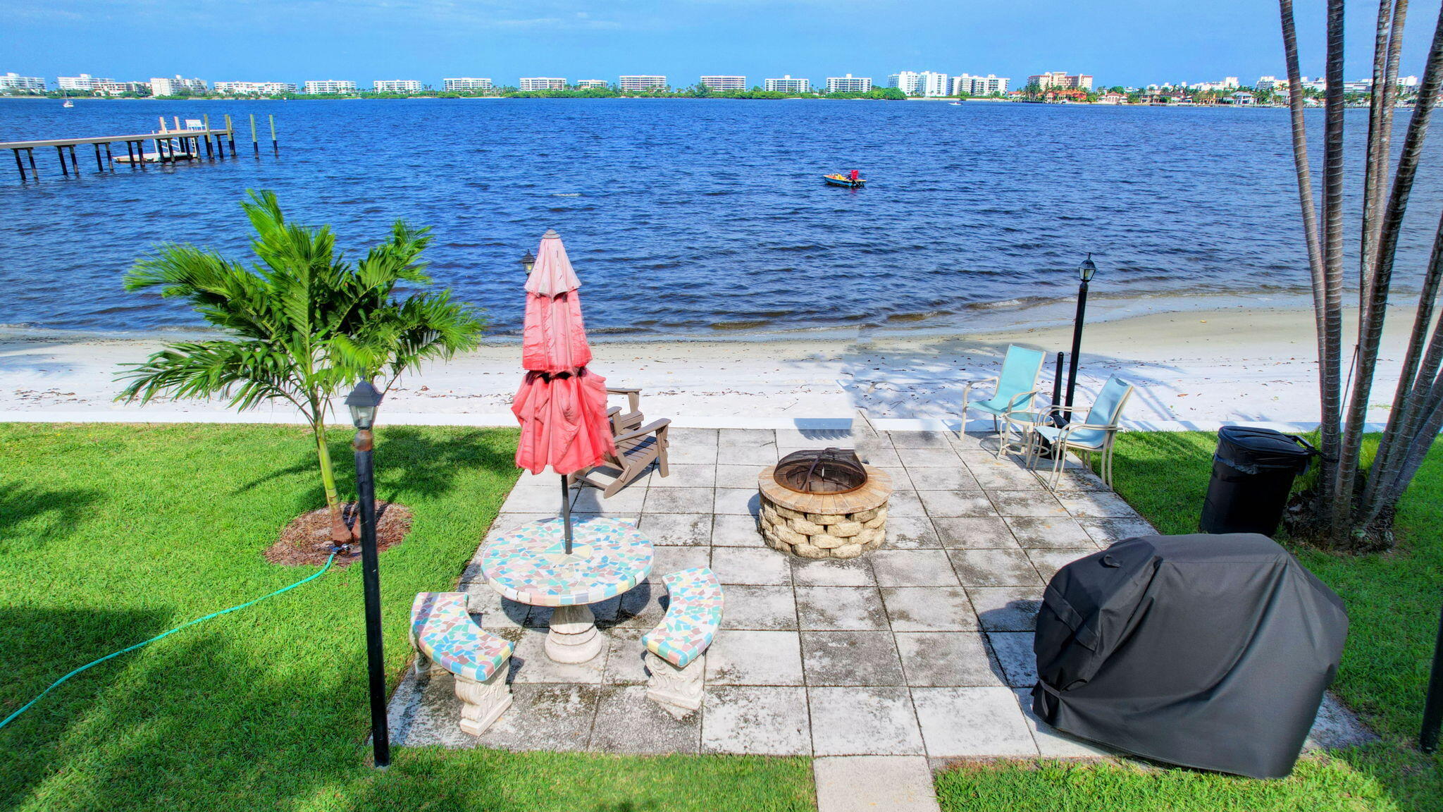 1430 S Lakeside Drive 16