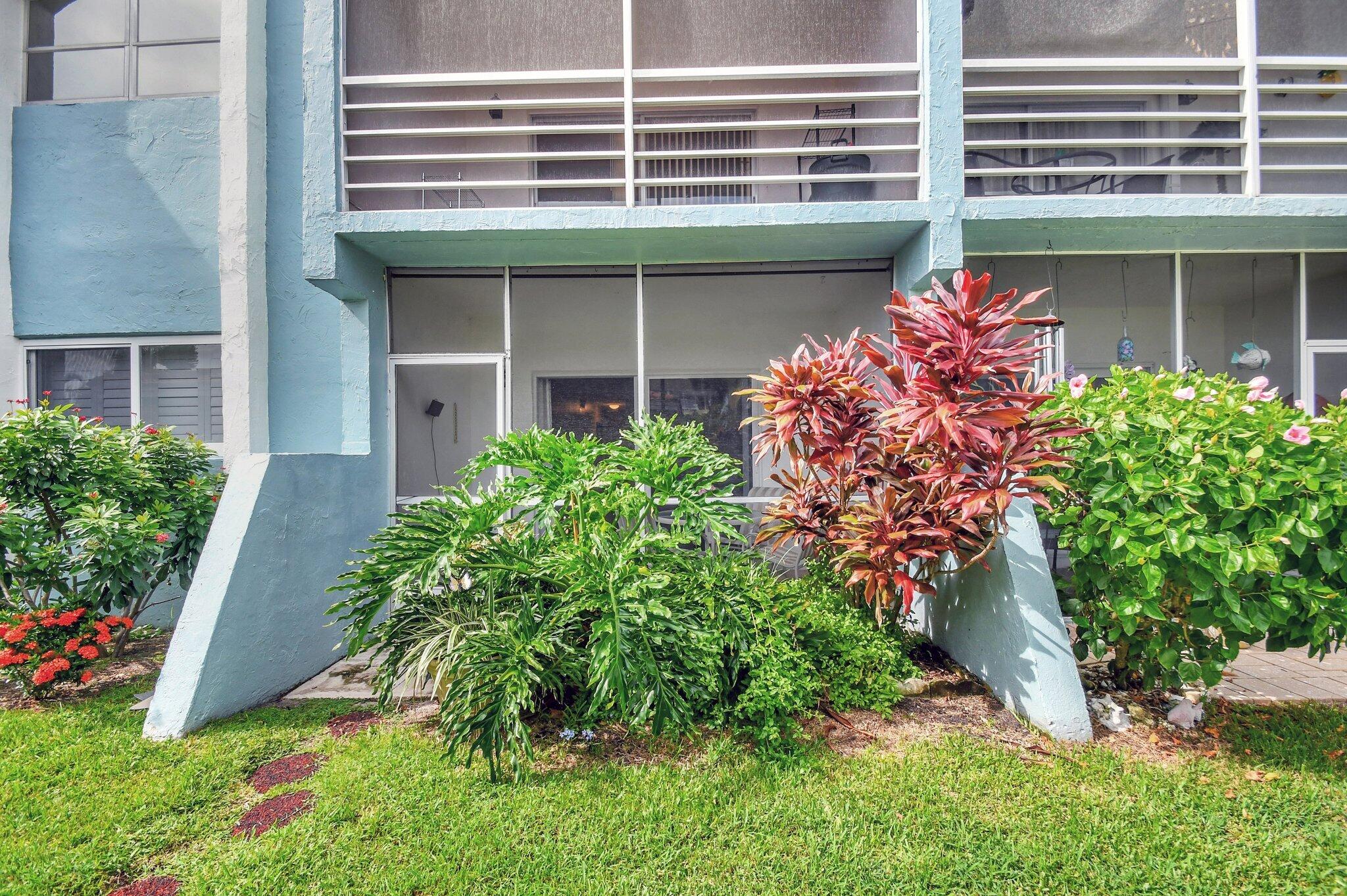 1430 S Lakeside Drive 16