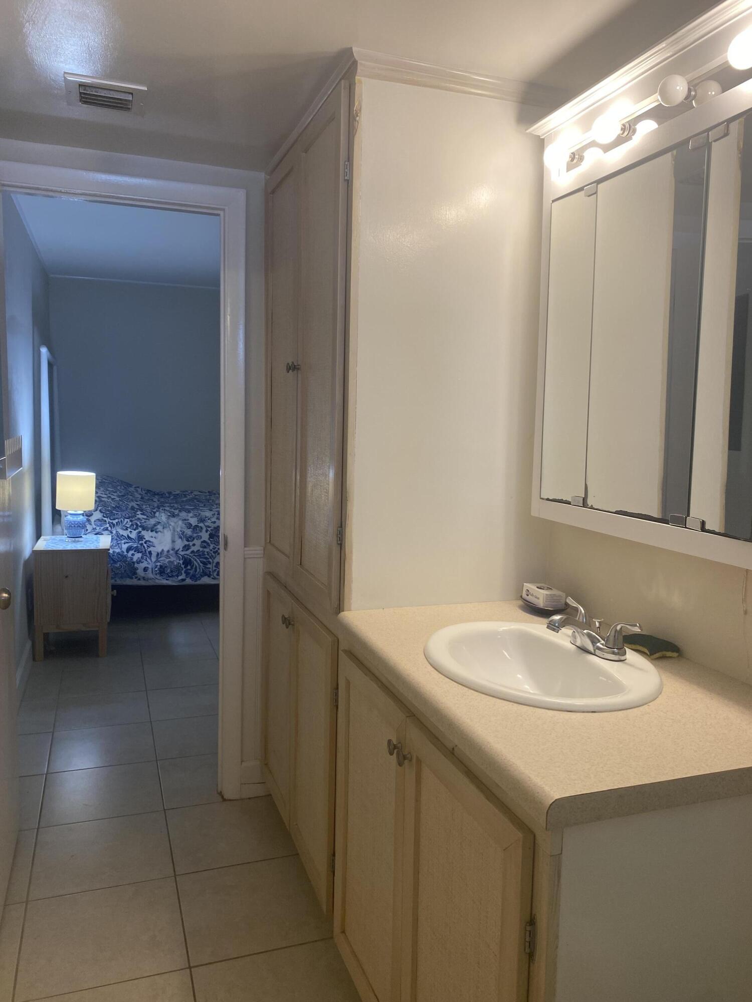 1 N Golfview Road 101