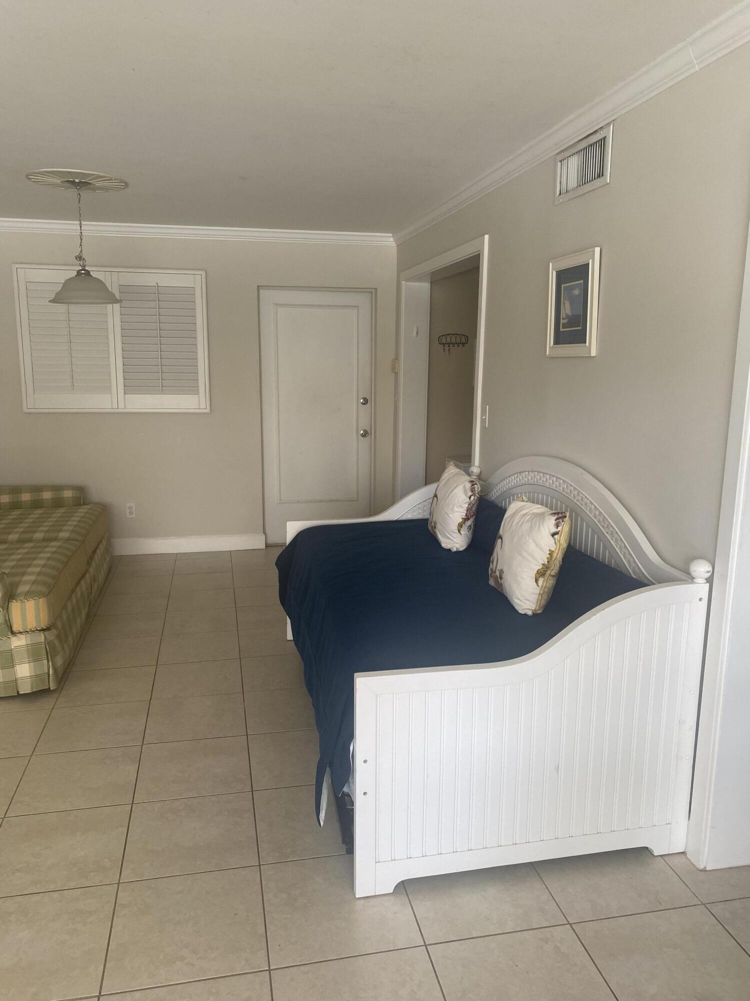 1 N Golfview Road 101
