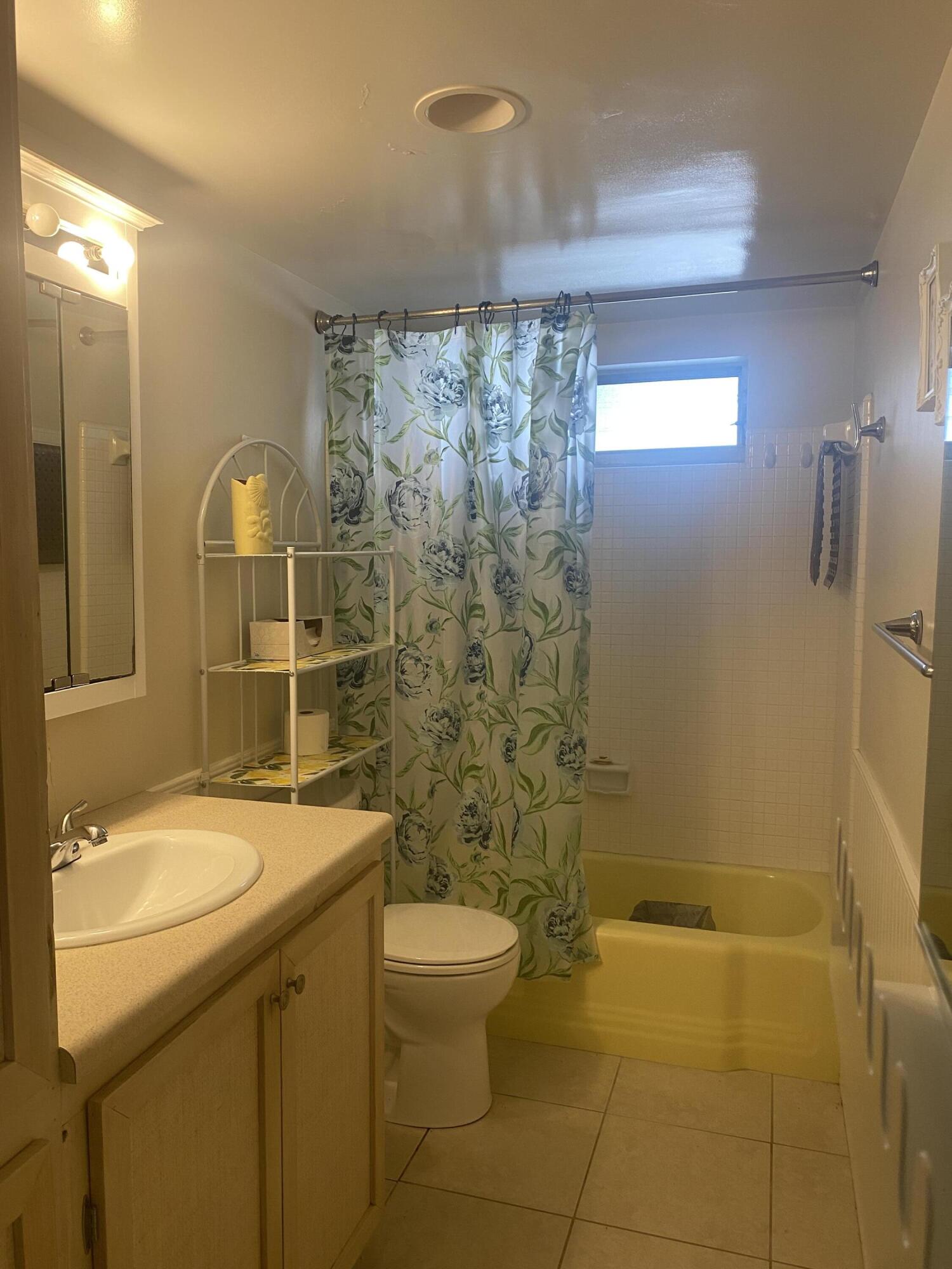 1 N Golfview Road 101