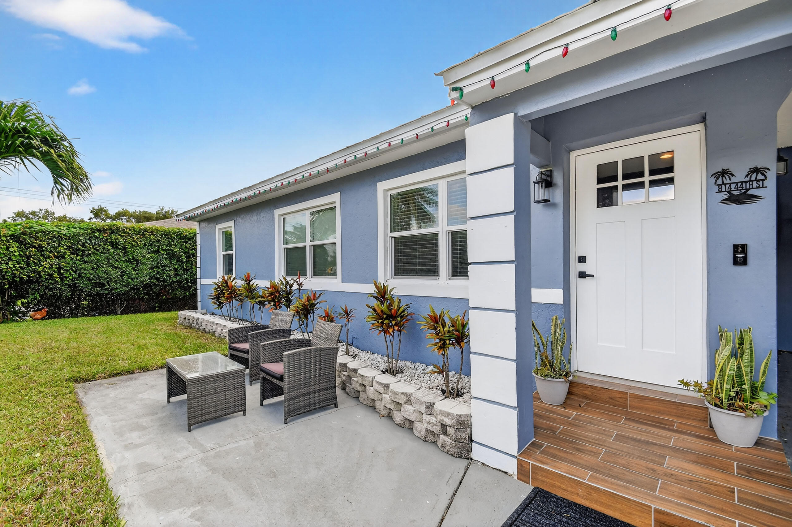 814 44th Street