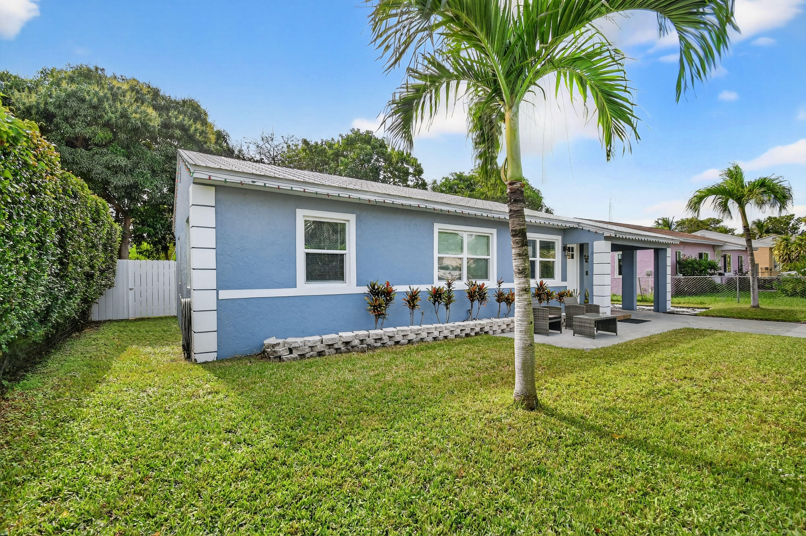 814 44th Street