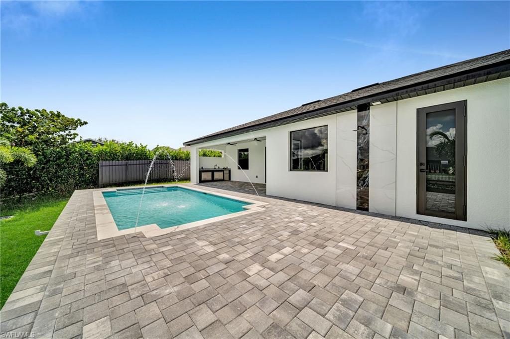 1125 SW 11th CT