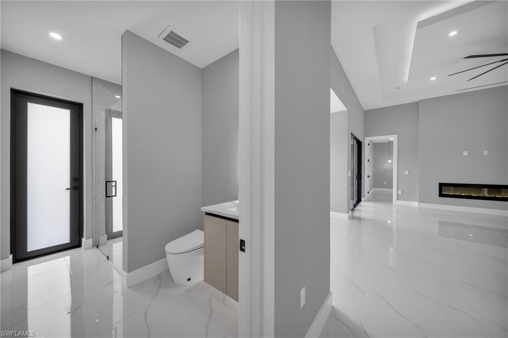 1125 SW 11th CT