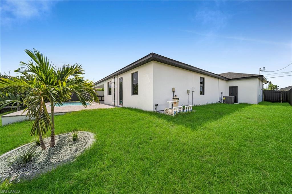 1125 SW 11th CT