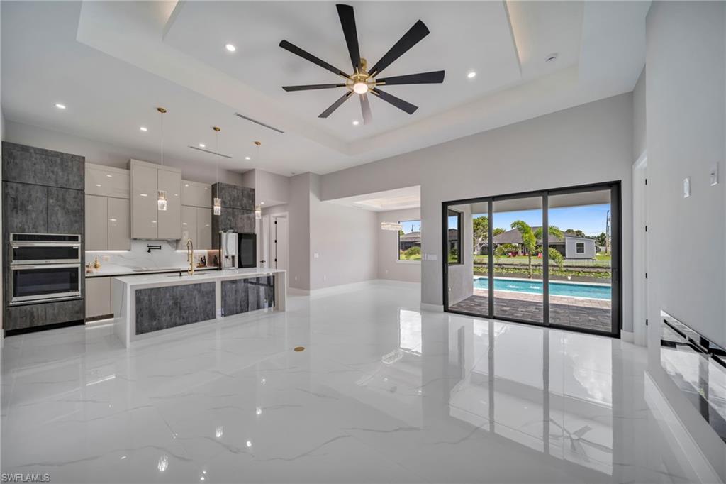 1125 SW 11th CT
