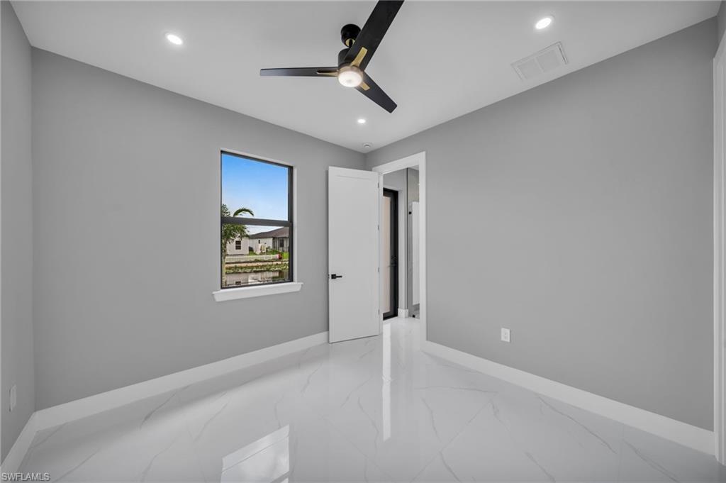 1125 SW 11th CT
