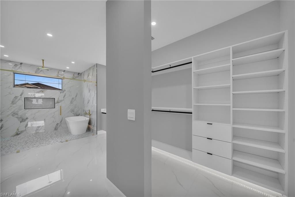 1125 SW 11th CT