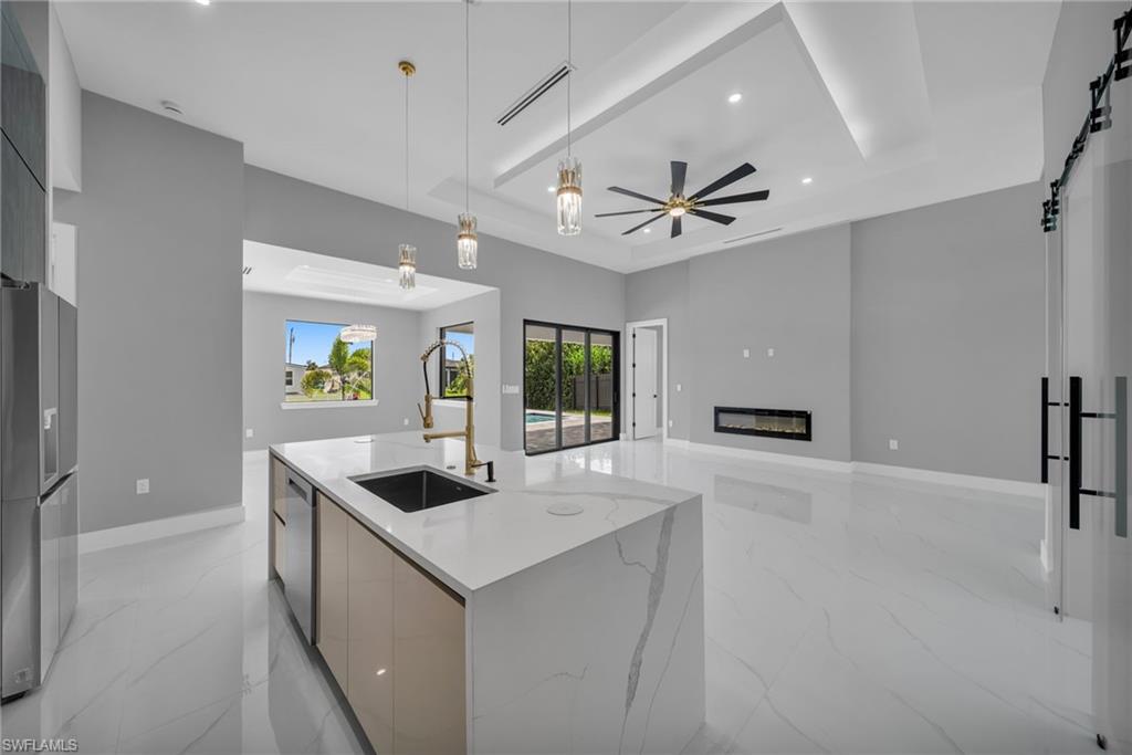 1125 SW 11th CT
