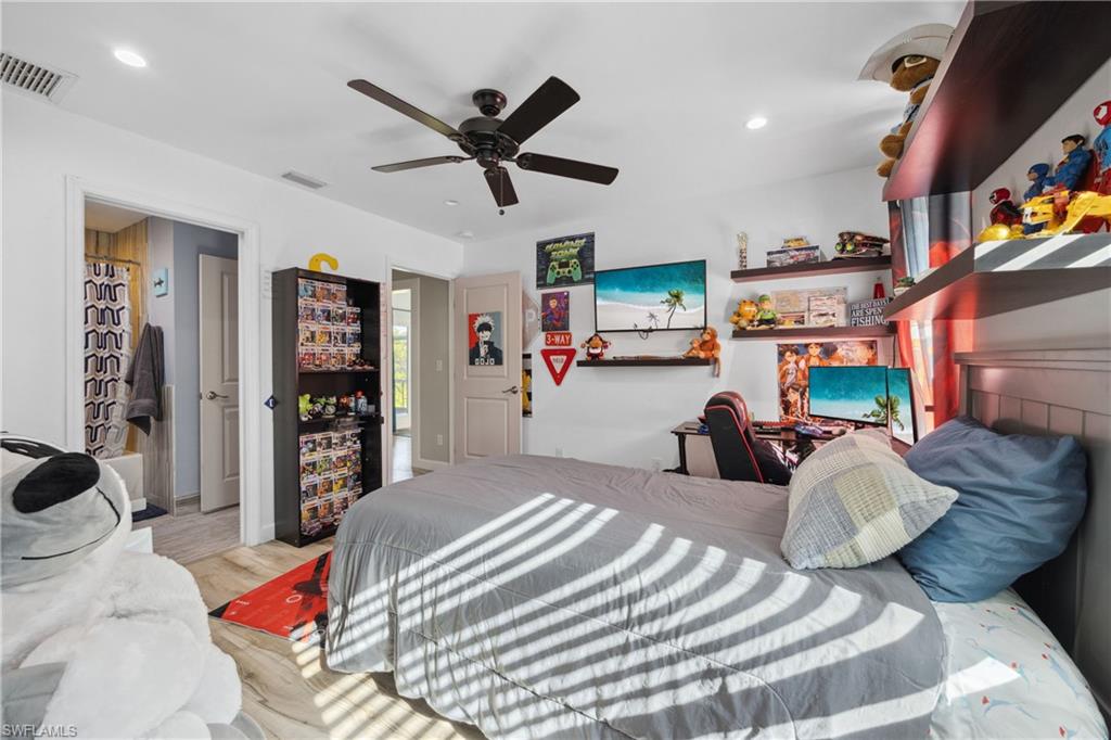 905 Clark AVE
