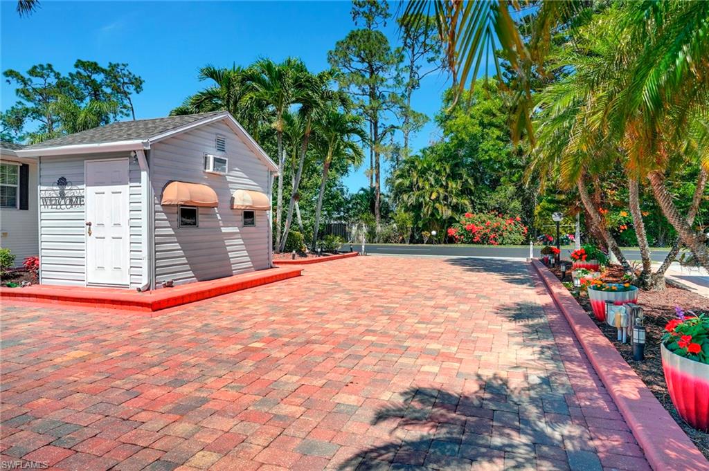2117 Crystal Lake DR
