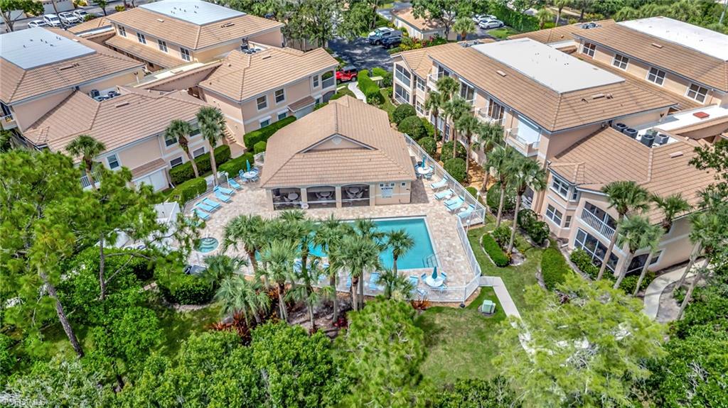 992 Woodshire LN # D303