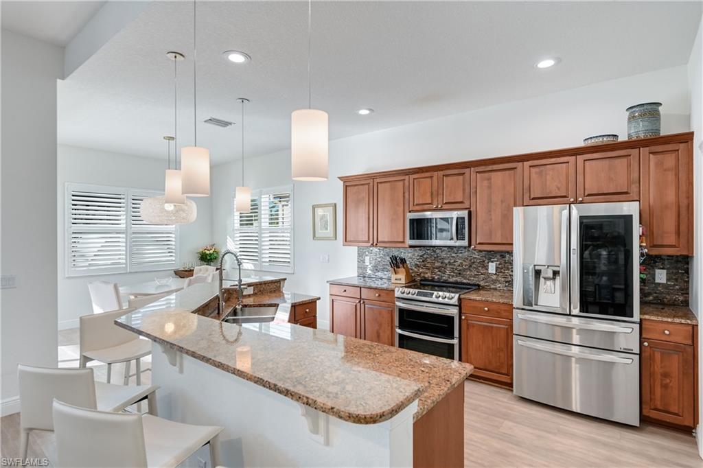 9121 Quartz LN