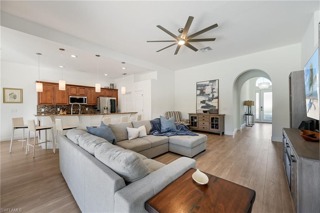 9121 Quartz LN
