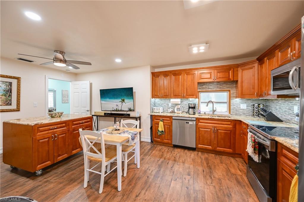 4240 Perth CT