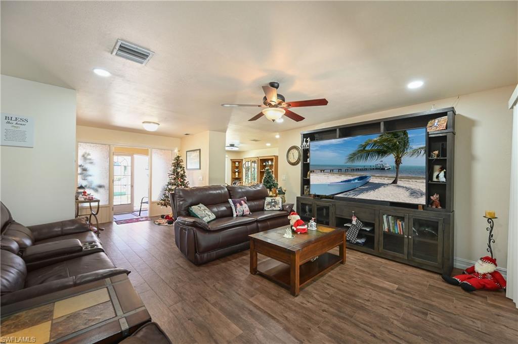 4240 Perth CT
