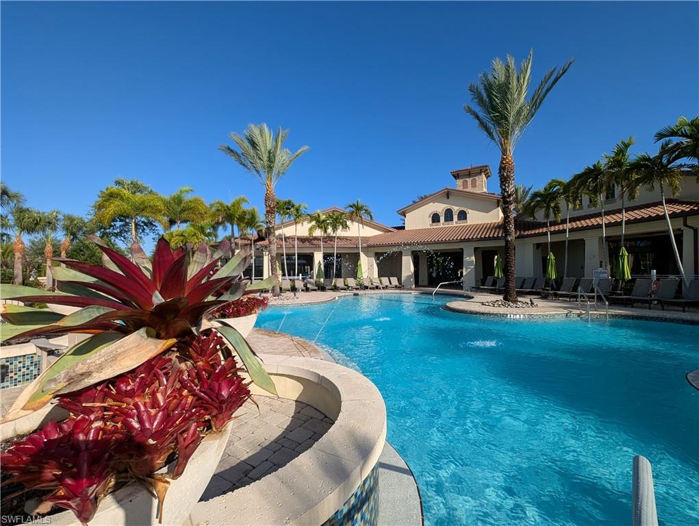 9431 Foxglove LN