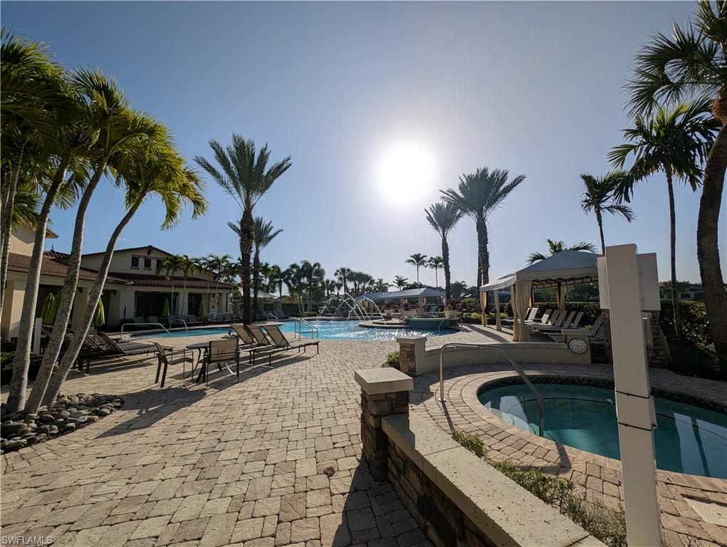 9431 Foxglove LN