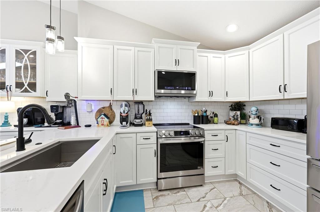6104 Waterway Bay DR