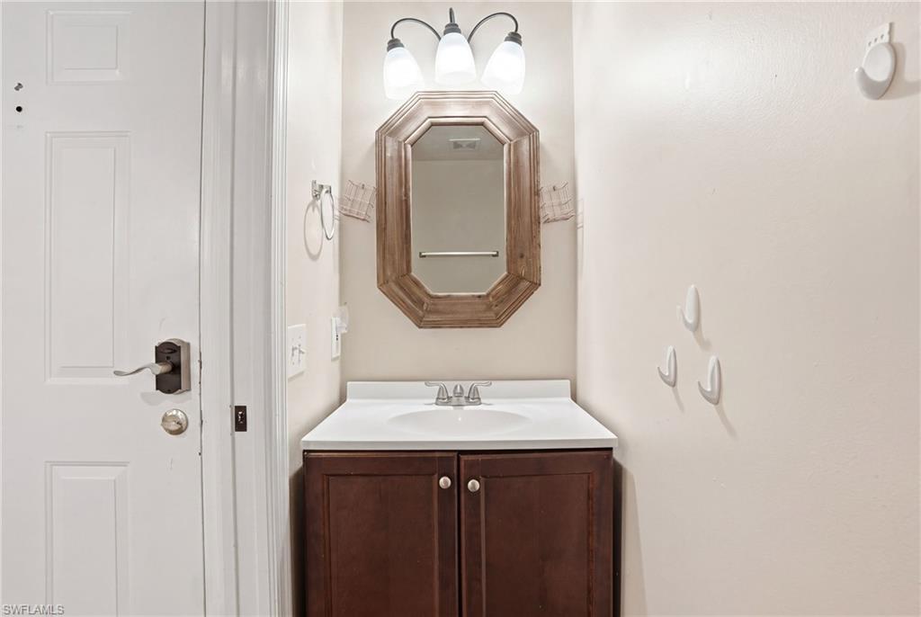 1096 Woodshire LN C202