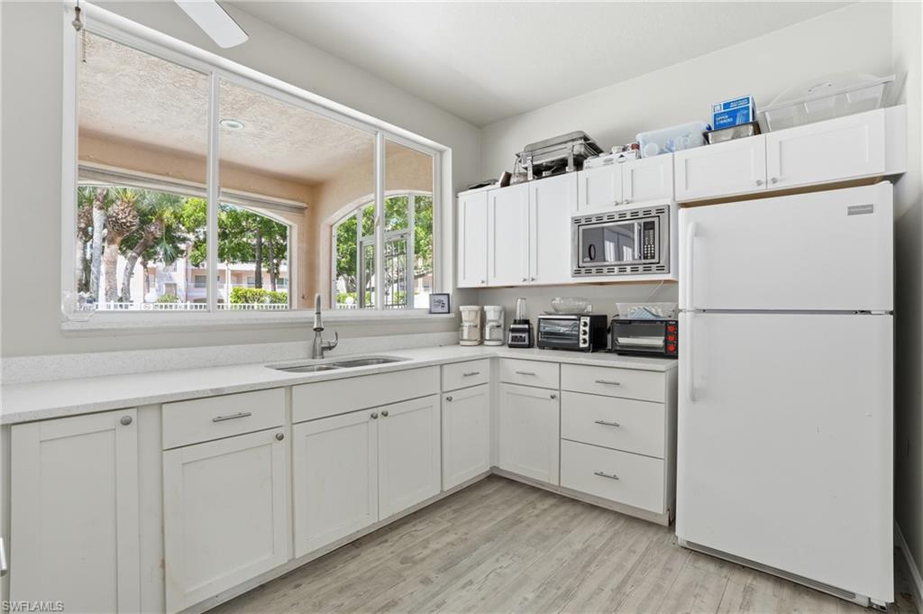 1096 Woodshire LN C202