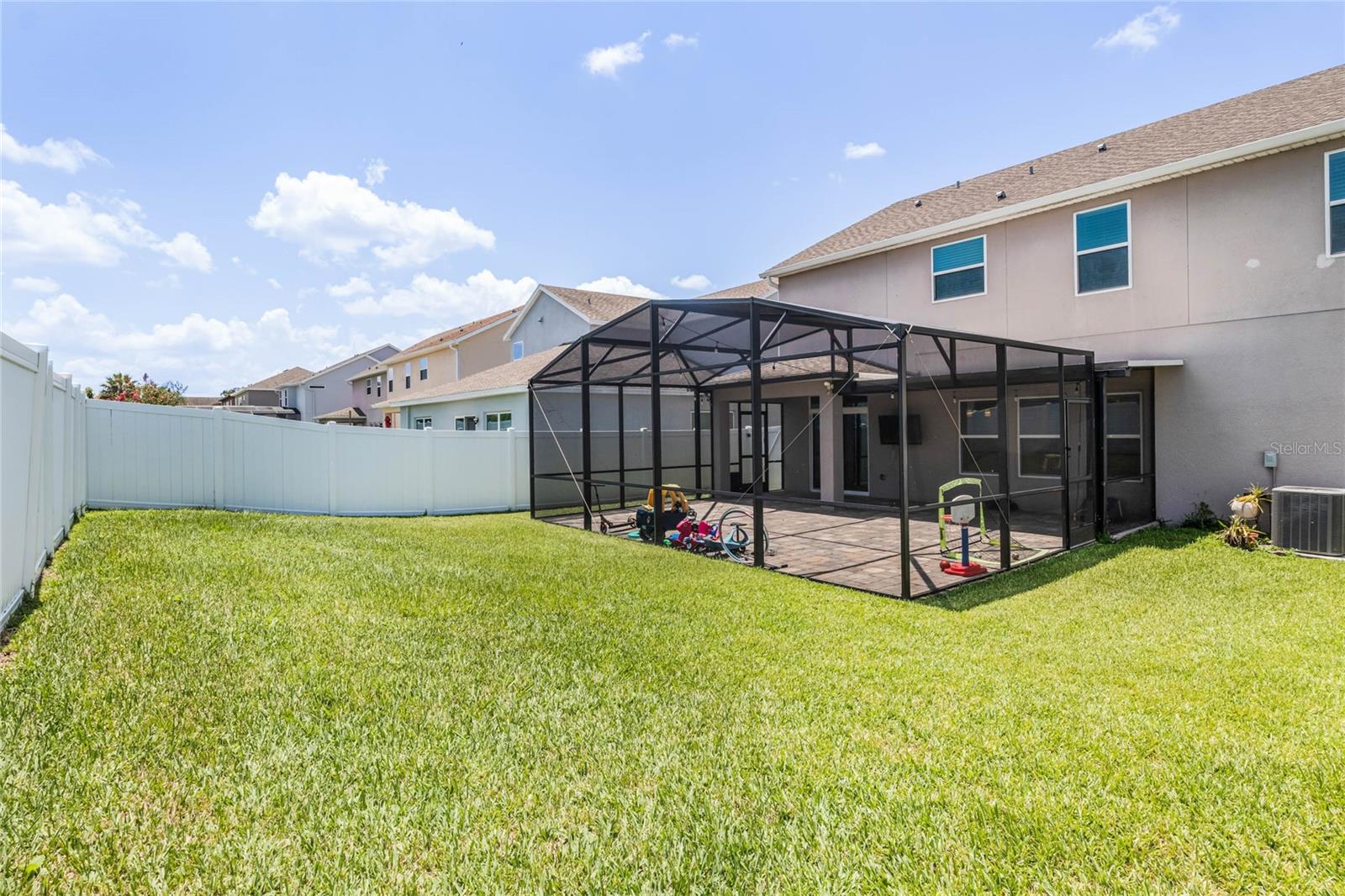 711 SANDY BAR DR