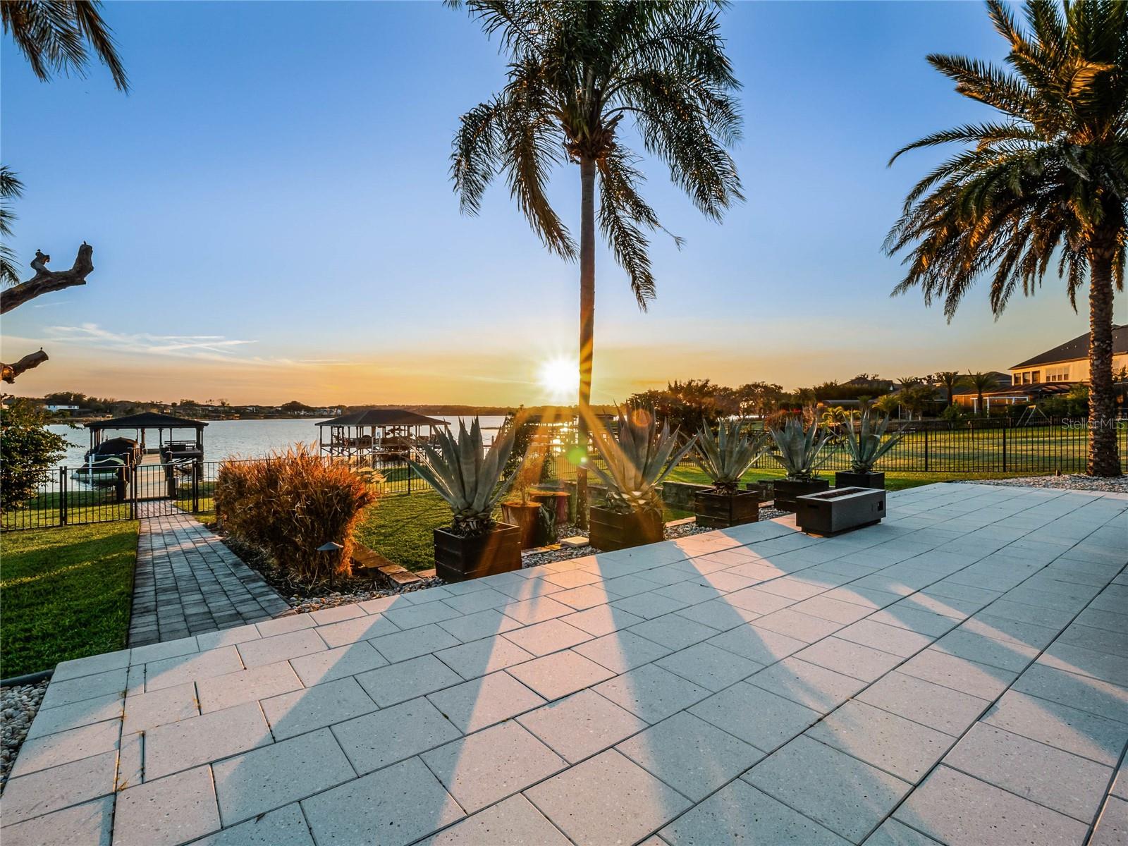 16094 JOHNS LAKE OVERLOOK DR