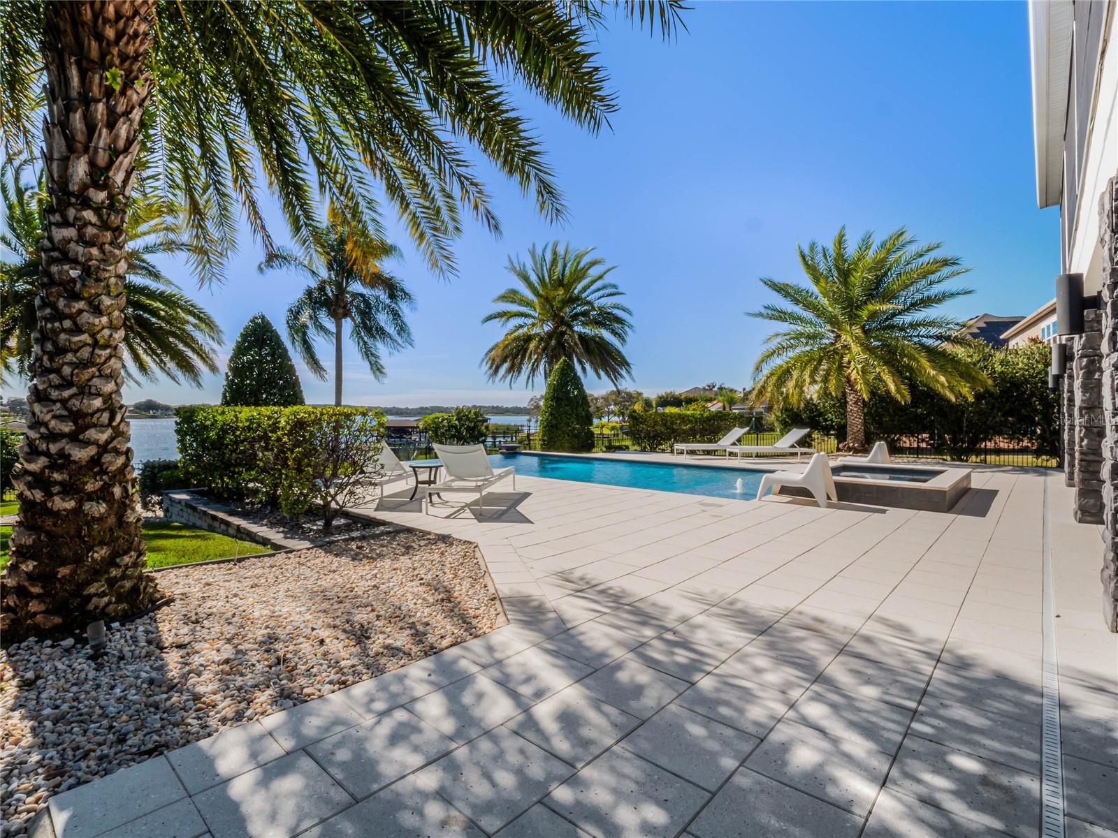 16094 JOHNS LAKE OVERLOOK DR
