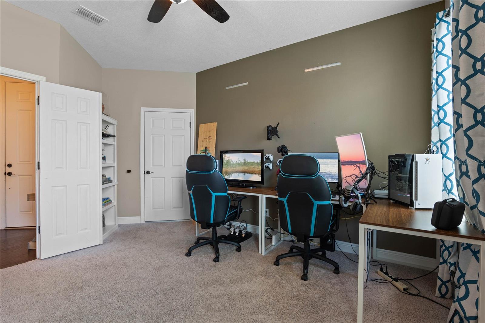 16103 JOHNS LAKE OVERLOOK DR