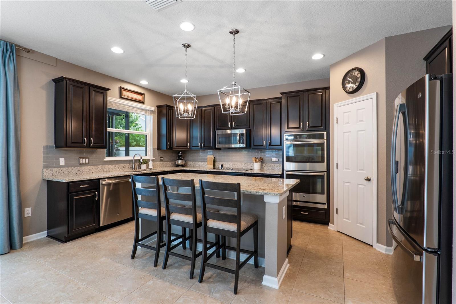 734 SANDY BAR DR
