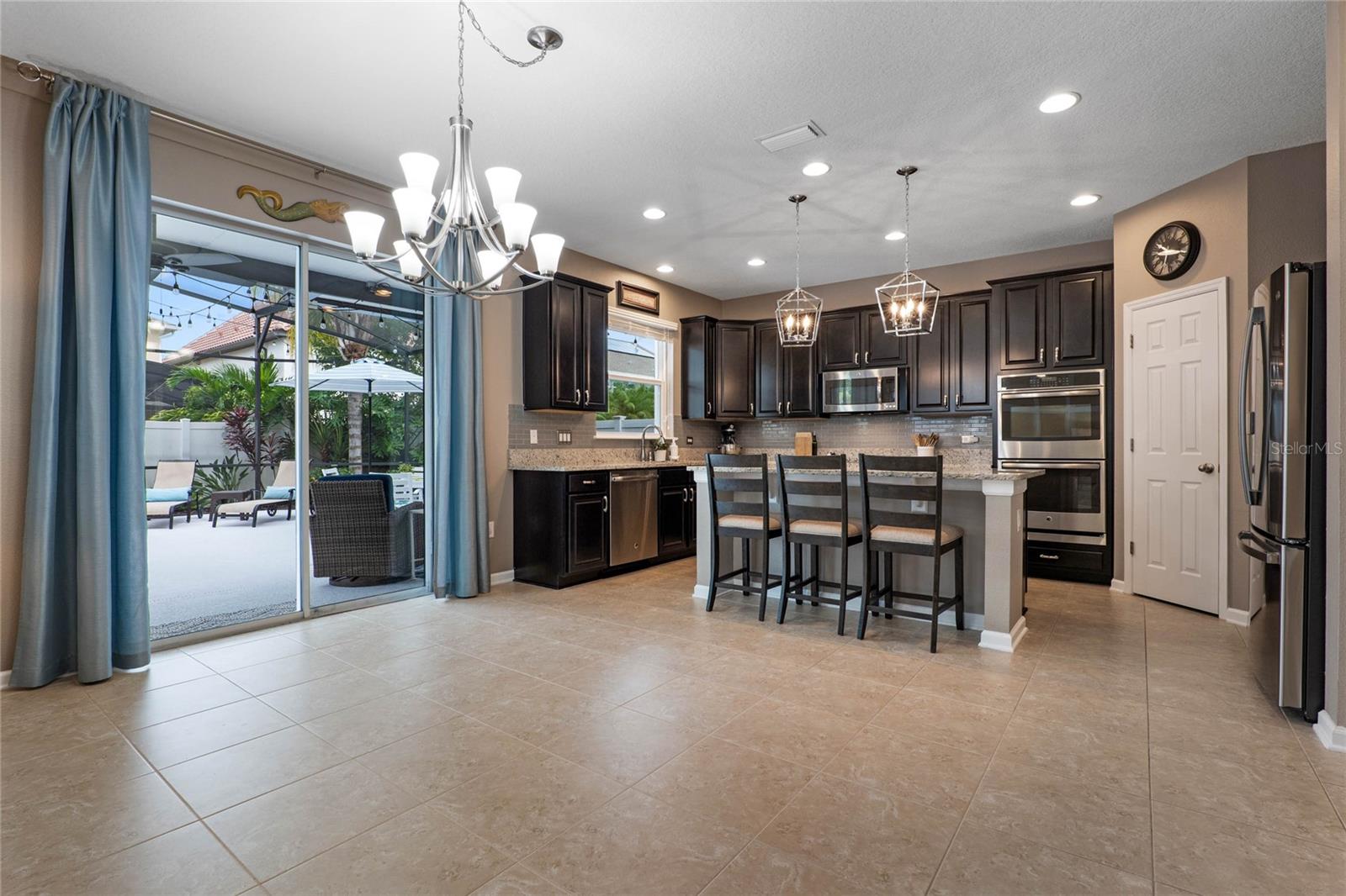 734 SANDY BAR DR