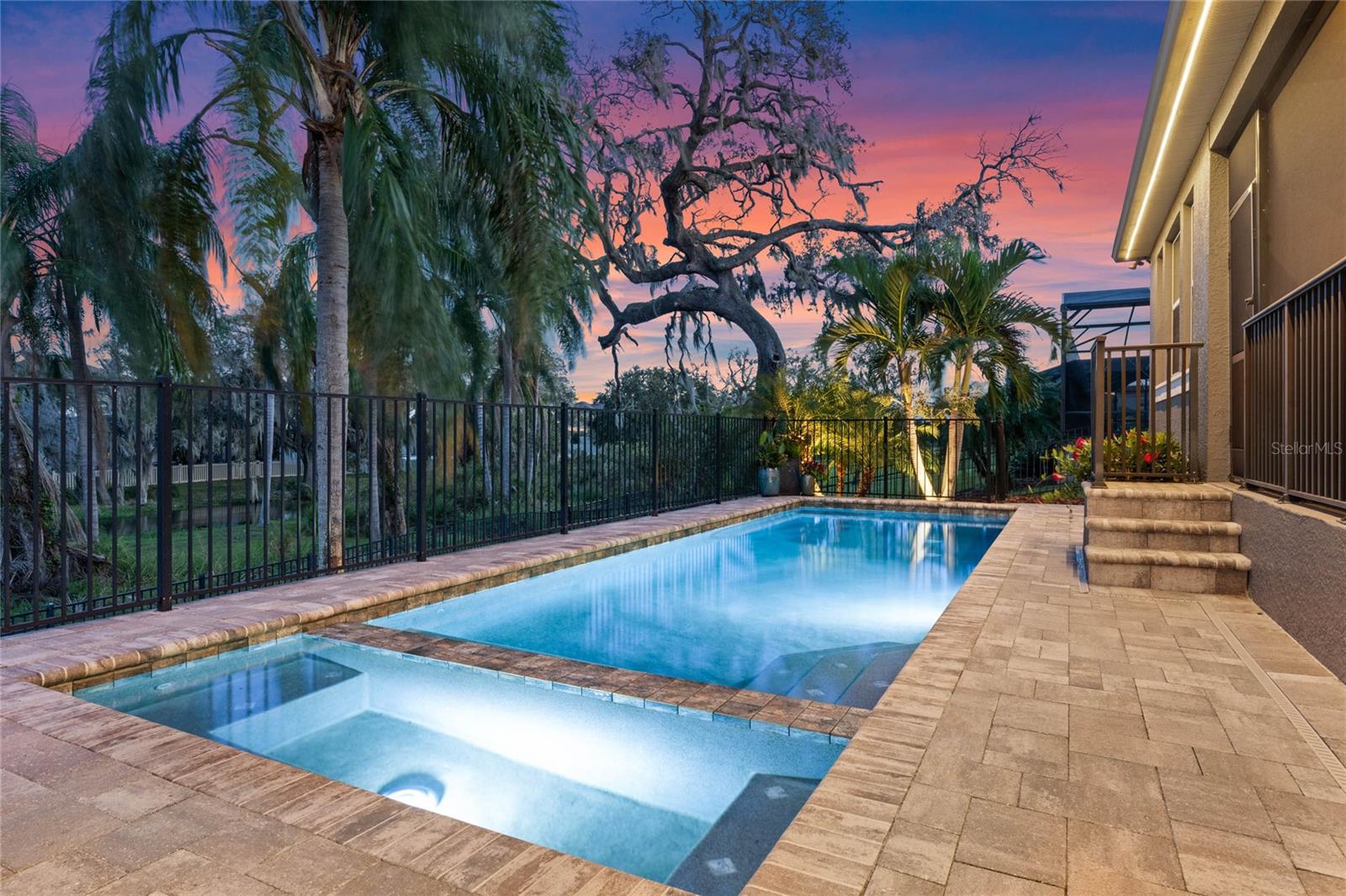 15948 CITRUS KNOLL DR